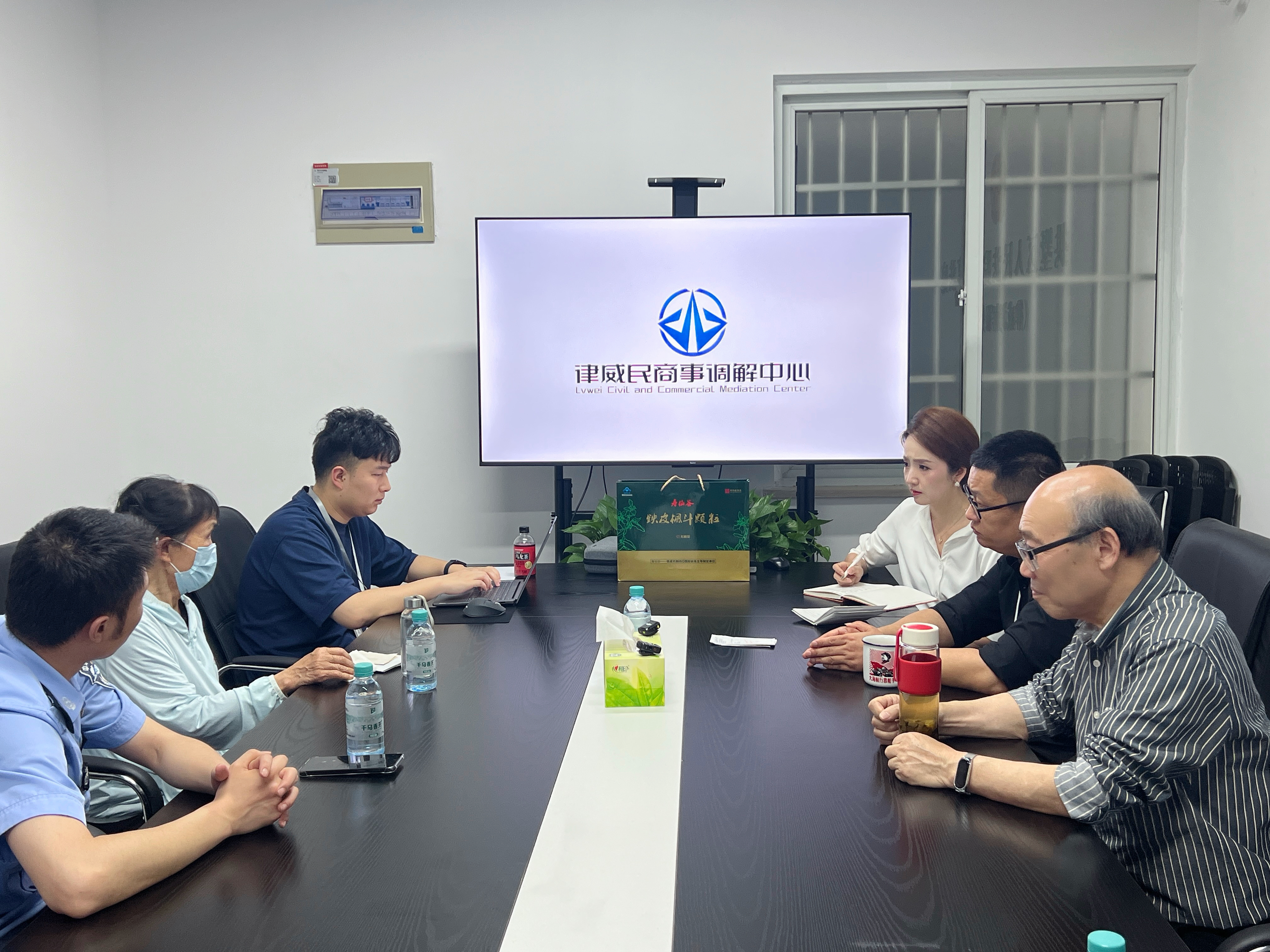 多方协作化干戈 法律温情解心结